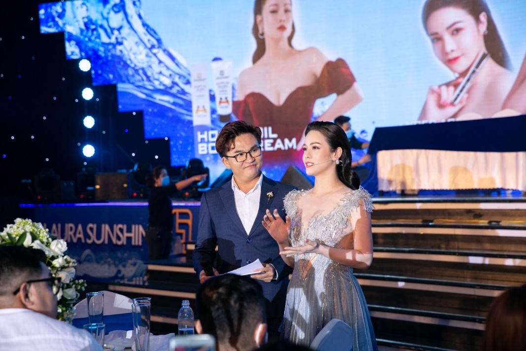 Laura Sunshine anh 4